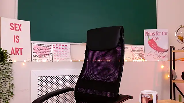 Snapshot of NoraHaynes chatting on May 2026 03:02:01 AM NoraHaynes online show from May 2026 03:02:01 AM