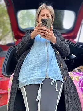 Milena-MilfaXXX online show from April 2026 01:53:01 AM