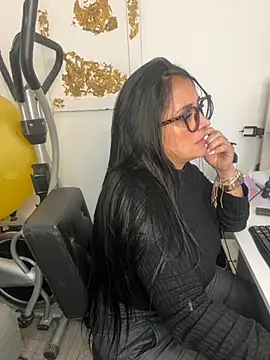 hotadhara01 online show from October 2025 02:35:01 AM