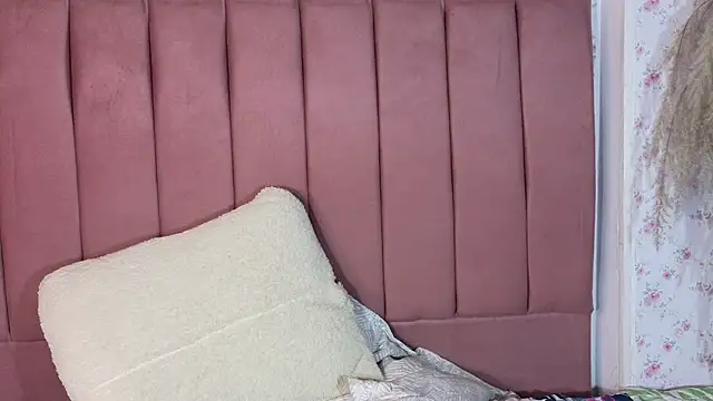 Snapshot of Hela_Collins chatting on September 2025 03:56:01 AM Hela Collins online show from September 2025 03:56:01 AM