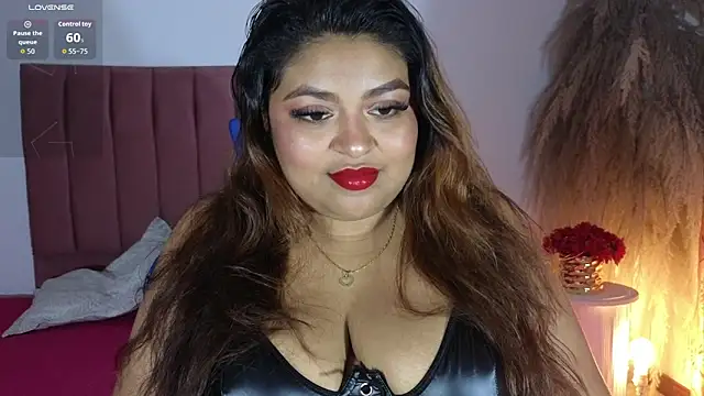 Snapshot of Hela_Collins chatting on October 2025 11:16:01 PM Hela Collins online show from October 2025 11:16:01 PM