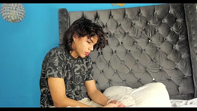 Snapshot of bxby_dolls chatting on October 2025 03:39:02 AM bxby dolls online show from October 2025 03:39:02 AM