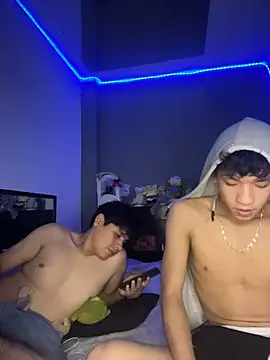 Kailertwink online show from June 2026 11:43:01 PM
