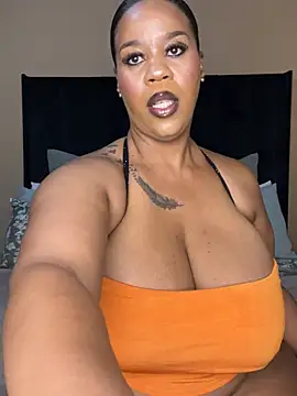 Snapshot of THICKBUNNYCHICKxxx chatting on June 2026 07:40:01 PM THICKBUNNYCHICKxxx online show from June 2026 07:40:01 PM