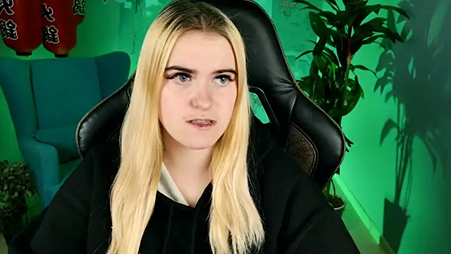 Stef Nicks online show from October 2025 06:12:01 AM