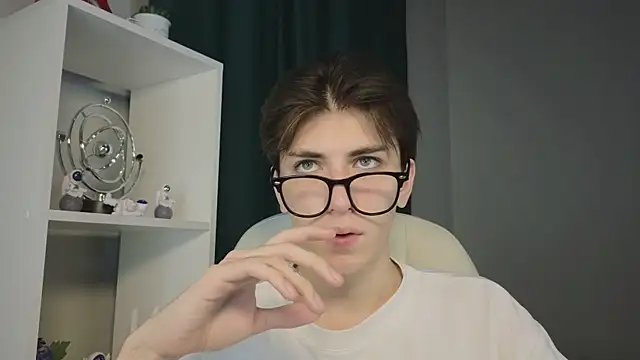 Oliver Starboy online show from September 2025 05:42:01 AM