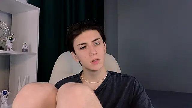 Oliver Starboy online show from September 2025 04:46:02 AM