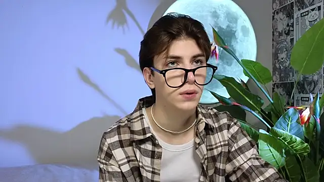Oliver Starboy online show from October 2025 04:42:01 AM