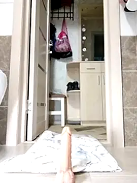 N i k o l a u online show from April 2026 02:44:01 PM