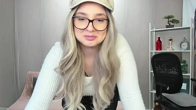 JaquelinLaurent online show from February 2026 07:07:01 PM