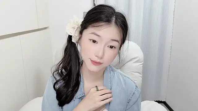 Snapshot of Rosalind_xixi chatting on June 2026 01:54:02 AM Rosalind xixi online show from June 2026 01:54:02 AM