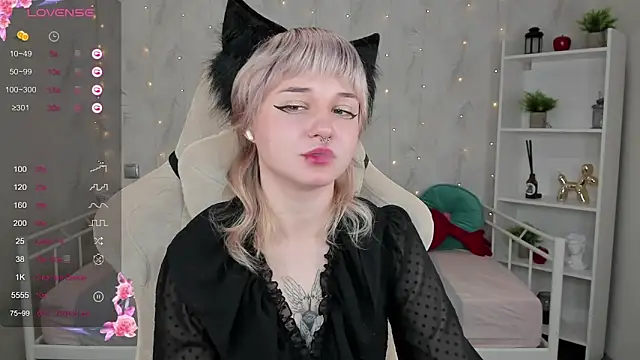 Tori Cutie online show from October 2025 12:22:01 AM