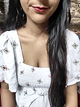 Indian-Aleena online show from October 2025 05:24:02 PM