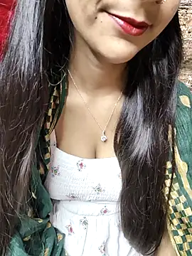 Indian-Aleena online show from November 2025 07:02:02 PM