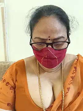 Snapshot of heera-rani chatting on June 2026 05:21:01 AM heera-rani online show from June 2026 05:21:01 AM