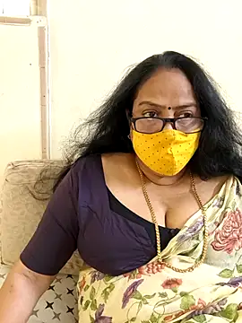 Snapshot of heera-rani chatting on June 2026 06:36:02 AM heera-rani online show from June 2026 06:36:02 AM