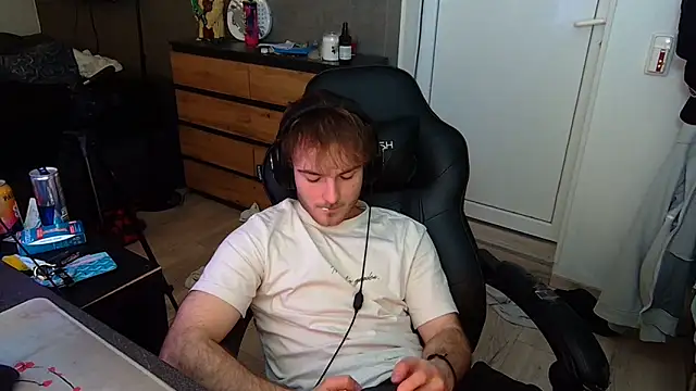 Snapshot of Rudi2007Eye chatting on March 2026 07:05:01 PM Rudi2007Eye online show from March 2026 07:05:01 PM