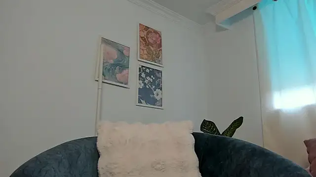 canelleGarces online show from February 2026 12:55:01 PM