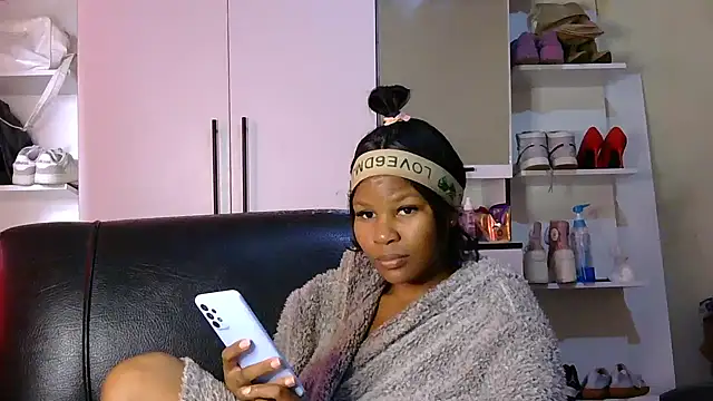 Snapshot of Seductive_Yellow_Titties chatting on September 2025 10:38:02 AM Seductive Yellow Titties online show from September 2025 10:38:02 AM