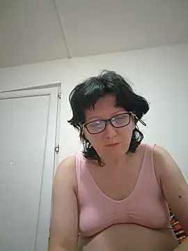 Snapshot of Vera_Elle chatting on April 2026 06:49:02 PM Vera Elle online show from April 2026 06:49:02 PM