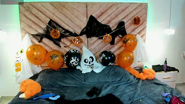 Zoe Vg online show from November 2025 04:06:01 PM