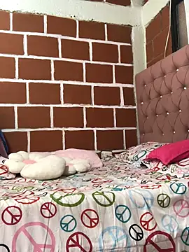 Rachellcooperrr online show from April 2026 06:05:02 PM