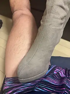 Snapshot of shell215 chatting on January 2026 02:33:02 PM shell215 online show from January 2026 02:33:02 PM