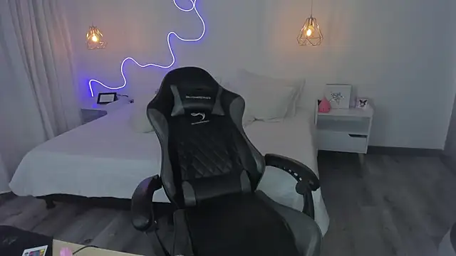 Snapshot of Noahcryptic chatting on January 2026 04:29:01 AM Noahcryptic online show from January 2026 04:29:01 AM