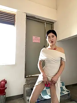 Snapshot of xtt1689999 chatting on November 2025 04:27:01 AM xtt1689999 online show from November 2025 04:27:01 AM