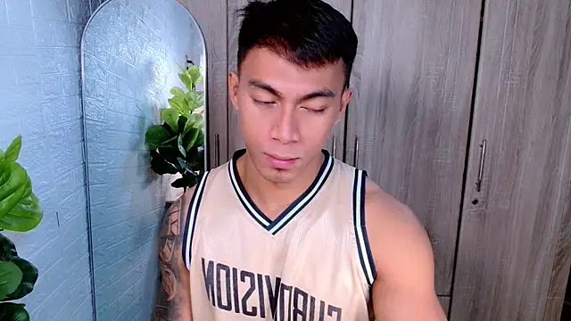 PinooyMilker online show from November 2025 02:00:01 AM