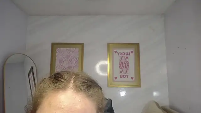 Luna Star v online show from November 2025 03:09:01 AM