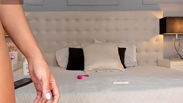 Snapshot of KellyRooss chatting on October 2025 12:28:01 PM KellyRooss online show from October 2025 12:28:01 PM