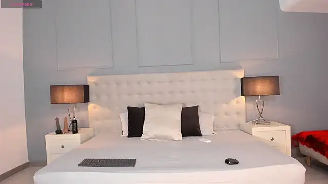 Snapshot of KellyRooss chatting on November 2025 12:37:01 PM KellyRooss online show from November 2025 12:37:01 PM