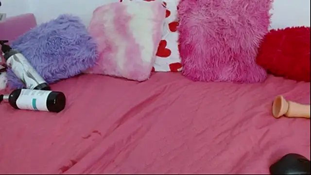 Snapshot of suzanhot_30 chatting on November 2025 08:18:01 PM suzanhot 30 online show from November 2025 08:18:01 PM