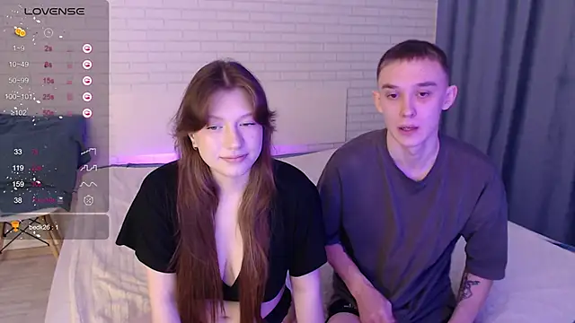 Snapshot of Blushing_couple chatting on September 2025 09:44:01 AM Blushing couple online show from September 2025 09:44:01 AM