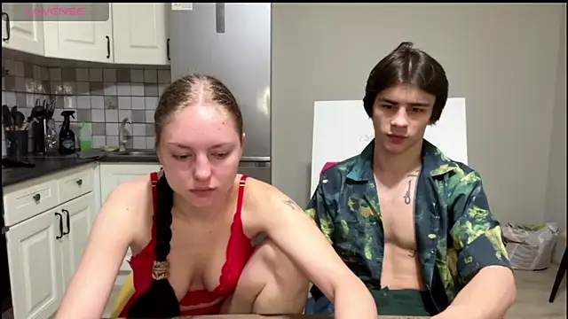 flowerscouple online show from March 2026 10:01:01 PM