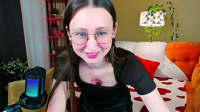 YourLovellyStory online show from March 2026 11:33:02 AM