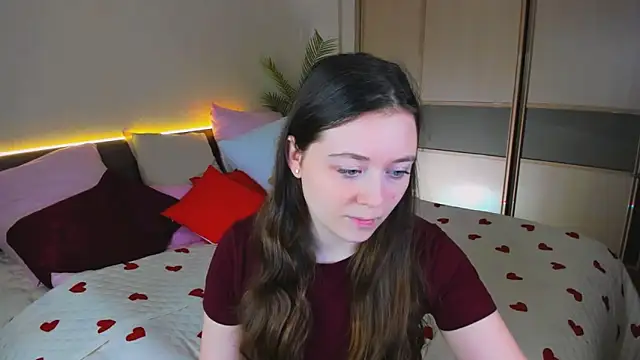 AlluringLookk online show from March 2026 02:21:01 PM