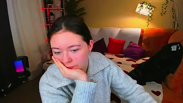 AlluringLookk online show from April 2026 04:28:01 AM