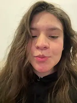 Snapshot of Emilyybennet_ chatting on June 2026 03:23:02 AM Emilyybennet online show from June 2026 03:23:02 AM