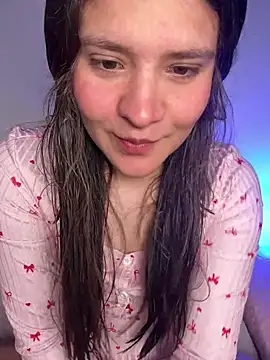 Snapshot of Emilyybennet_ chatting on July 2026 02:32:01 AM Emilyybennet online show from July 2026 02:32:01 AM
