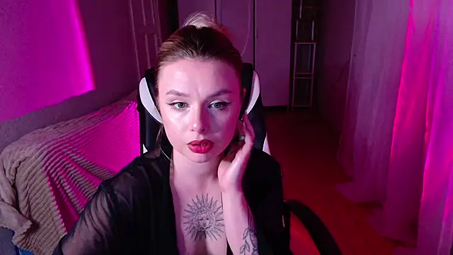 AngelicaHollywood online show from February 2026 06:15:01 PM