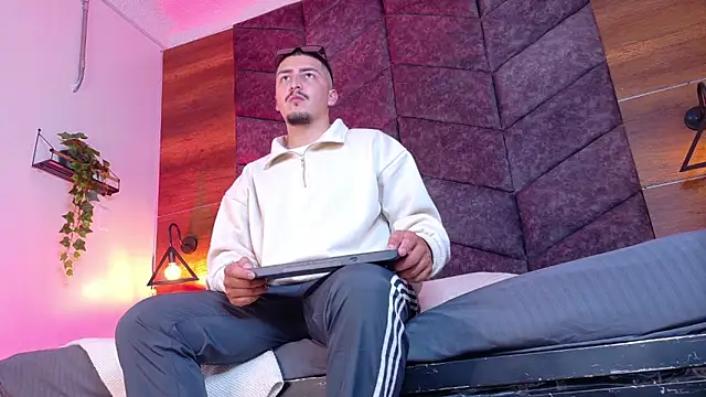 MrFox   online show from February 2026 07:34:02 PM