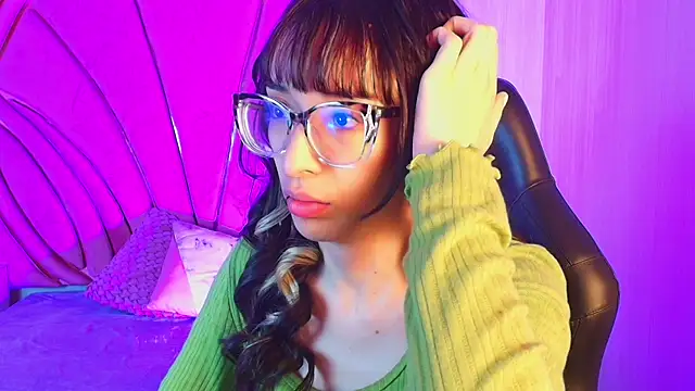 Emilia Bons online show from April 2026 12:41:02 PM