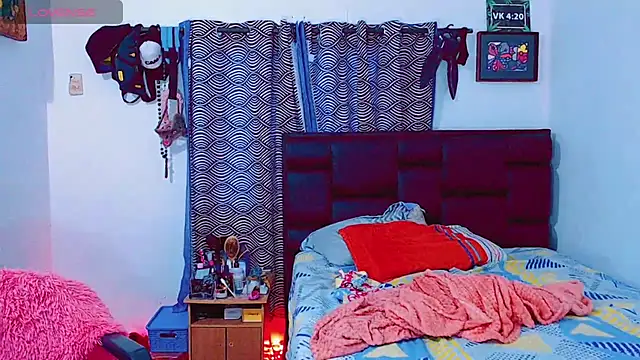 Azley sweet online show from November 2025 01:00:01 PM