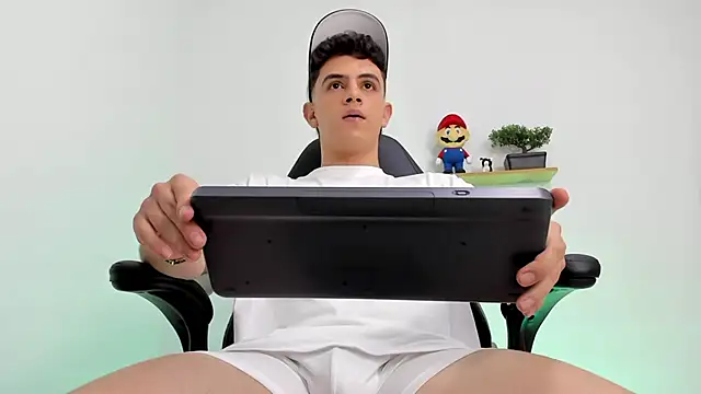 Mikecooper online show from February 2026 02:53:01 AM