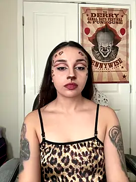 CharmingMaddie online show from December 2025 04:57:02 PM