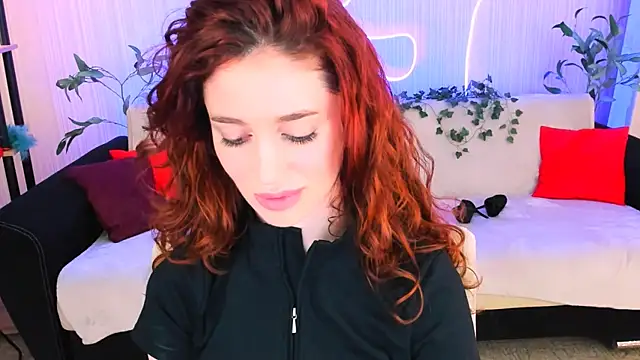 ChristinaConteeree online show from May 2026 06:09:01 PM