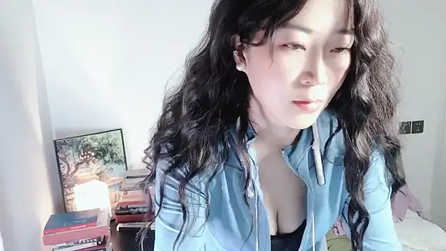 Emmaq996 online show from October 2025 01:39:02 AM