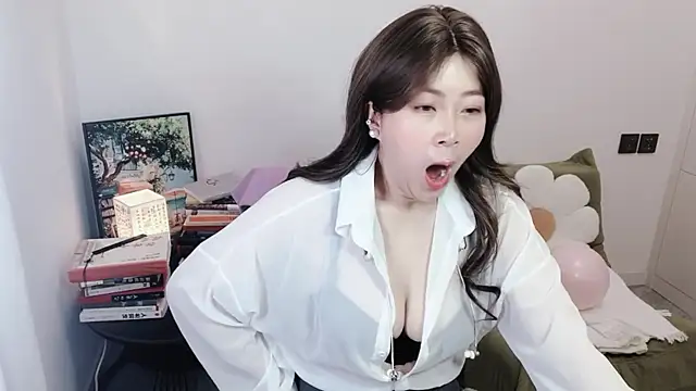 Emmaq996 online show from October 2025 02:15:01 AM